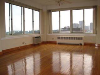 4750 Clarendon Ave, Chicago IL  60640-5122 exterior