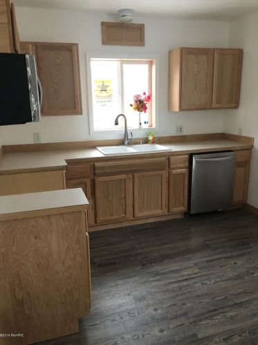 131 Hackley Ave, Meskegon, MI 49444-1117