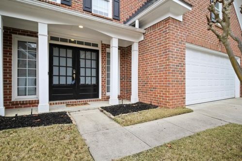 1052 Brookhaven Walk, Atlanta GA 30319-4569 exterior