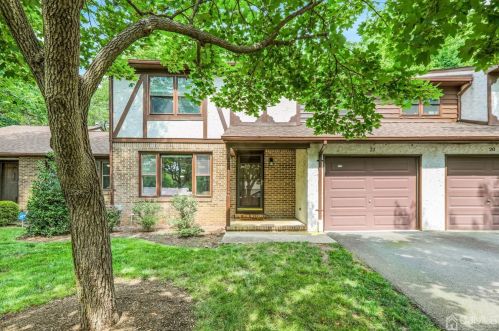 22 Teaberry Dr, Edison, NJ 08820-1425