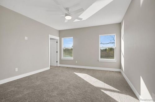 10478 Pne Vly Dr, Grand Blanc MI 48439-2677 exterior