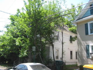 16 Fetherman St, Stroudsburg, PA 18360-1306