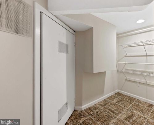 2731 Dumbarton St, Washington DC 20007-3336 exterior