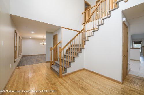 236 Chapel Hill Rd, Atlantic Highlands, NJ 07716-2301