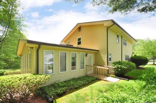 51 Lincoln Way, Windsor CT 06095-3545 exterior