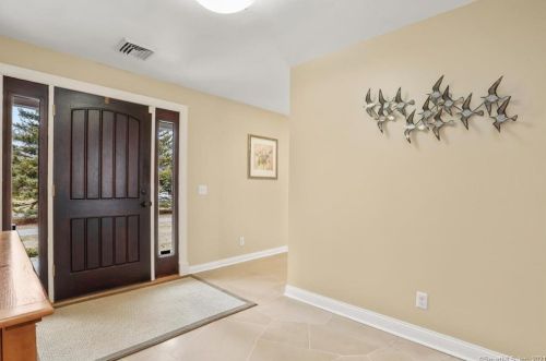 26 Falcon Dr, Seymour CT 06483-2355 exterior