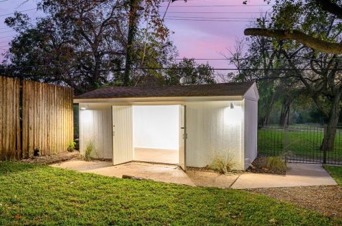 179 Classen Dr, Dallas TX 75218-1004 exterior