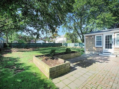 11 Mountain View Ter, North Haven, CT 06473-4428