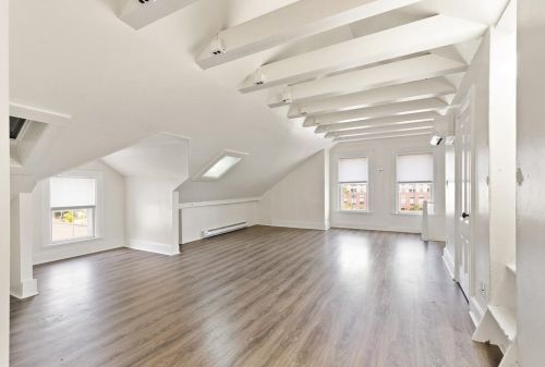 8 Gifford Ct, Salem MA 01970-2211 exterior