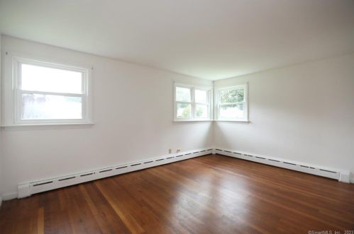 17 Allen St, Enfield CT 06082-4715 exterior