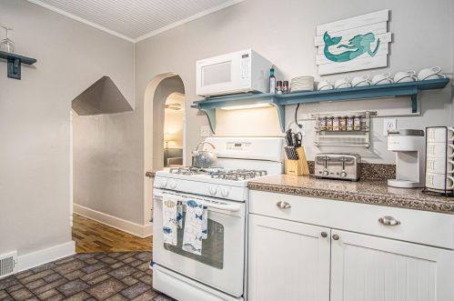 2464 Cutler Ave, Meskegon MI  49441-1274 exterior