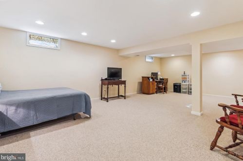 803 Catoctin Cir, Leesburg VA 20176-4951 exterior