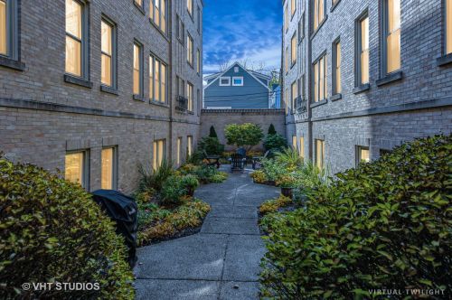 1737 Balmoral Ave, Chicago IL 60640-1152 exterior