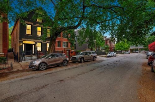 1817 Honore St, Chicago IL 60657-2007 exterior