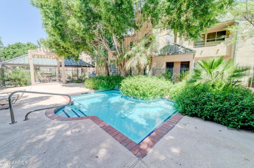 101 7th St, Phoenix AZ  85034-0663 exterior