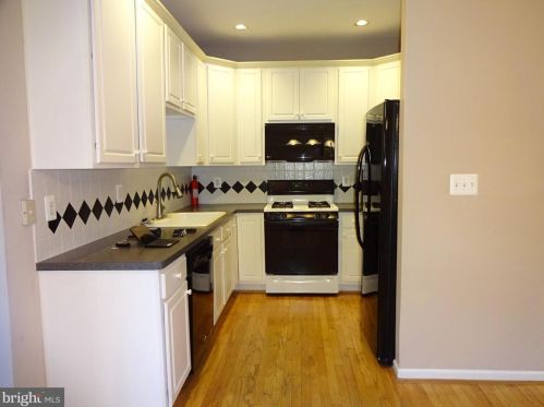 5060 Donovan Dr, Alexandria VA  22304-8628 exterior