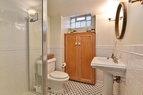 622 67, Milwaukee WI 53213-3953 exterior