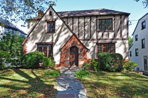 55 Harding Pkwy, Mount Vernon, NY 10552-1927