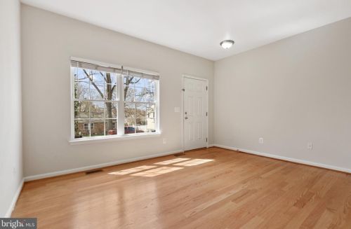 812 Bunch Ave, Glen Burnie MD 21060-6940 exterior