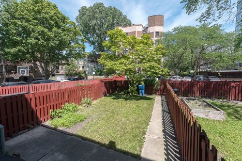 5225 Kimbark Ave, Chicago IL  60615-4009 exterior