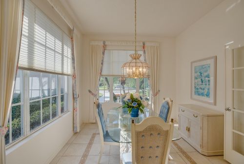 320 Bentley Cir, Fort Pierce FL 34986-2475 exterior