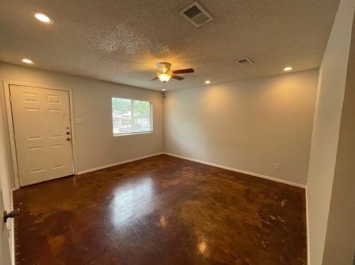 7712 Elderberry Dr, Austin, TX 78745-6550