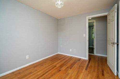 391 Massachusetts Ave, West Springfield MA 01089-2412 exterior