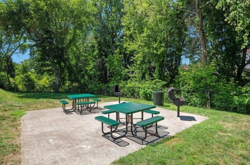 106 Mill St, Woonsocket RI 02895-2164 exterior