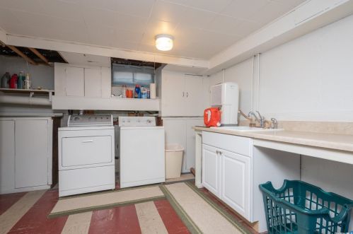 991 Kahle St, Bohemia NY 11716-2104 exterior