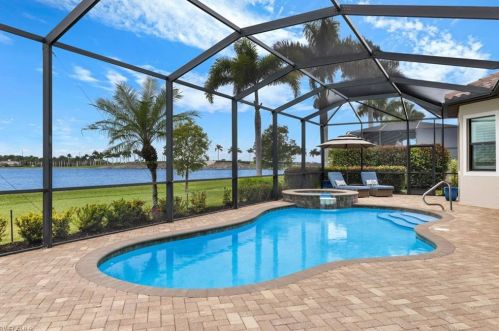 10070 Biscayne Bay Ln, Naples FL 34120-3754 exterior