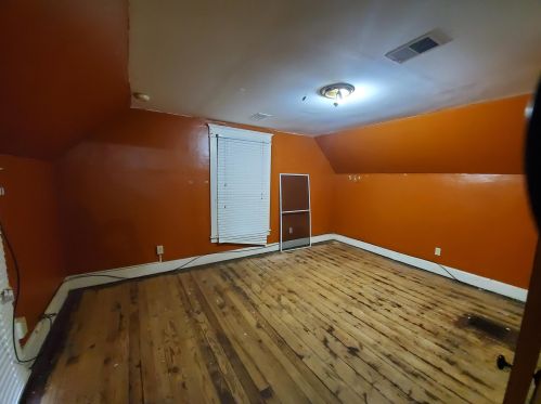 135 Cook St, Allegan, MI 49010-1104