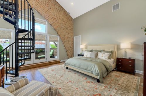 1048 Barry Ave, Chicago IL 60634-4610 exterior