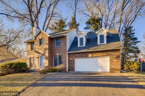 5479 Jenni Ln, Saint Paul, MN 55110-5773