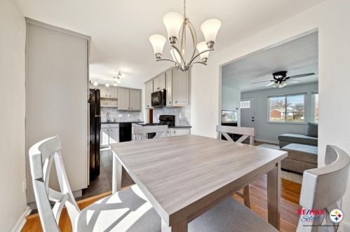 283 Longleaf Dr, Moon Twp PA  15108-3135 exterior