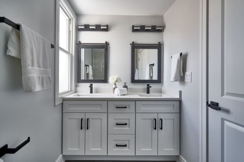 4452 Leland Ave, Chicago IL  60630-4043 exterior