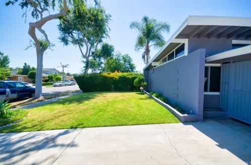 511 Rosslynn Ave, Fullerton CA  92832-2725 exterior