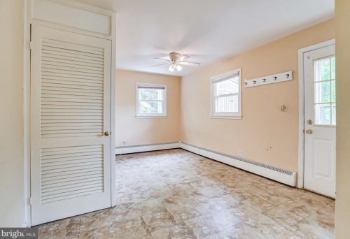 4301 Laurel Rd, Alexandria VA 22309-2520 exterior