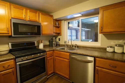 708 Laclede Sta Rd, Saint Louis MO 63117-2045 exterior