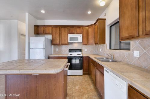 11660 Picture Rocks Rd, Tucson AZ 85743-8770 exterior