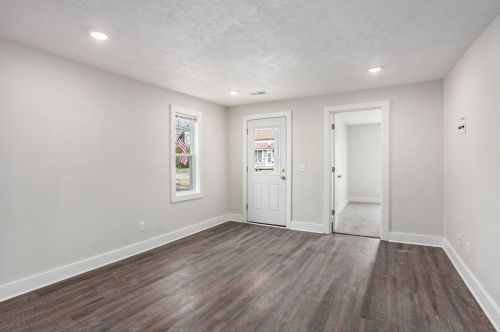 1130 Courtney St, Grand Rapids MI 49504-3005 exterior