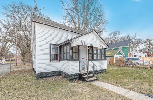 1140 Holt St, Meskegon MI  49442-3919 exterior