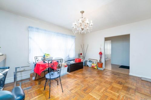 601 226 St, Bronx NY 10466-3932 exterior