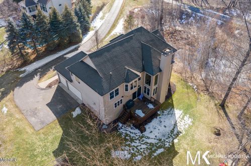 1860 Tall Pne Dr, Grand Rapids MI 49546-7923 exterior