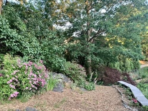 96 Rutland Rd, Milford CT 06461-1810 exterior