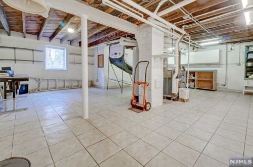 170 Fulton St, N Milford NJ 07646-1650 exterior