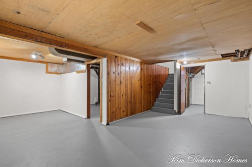 987 Allen Ave, Meskegon MI 49442-3264 exterior