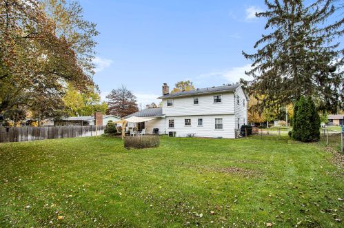 223 Barberry Ave, Kalamazoo MI 49002-6205 exterior