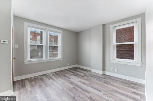 9 8th St, Chester, PA 19013-4204