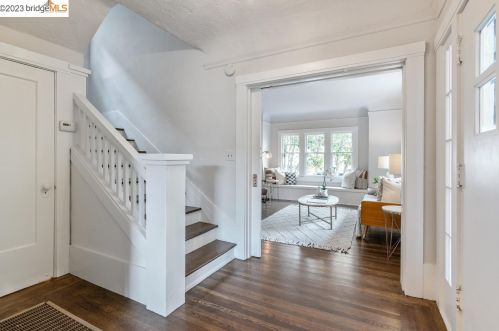 2542 Chilton Way, Berkeley CA 94704-2807 exterior