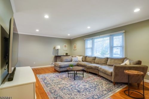 503 Park Ave, Berkeley Heights NJ 07922-1421 exterior